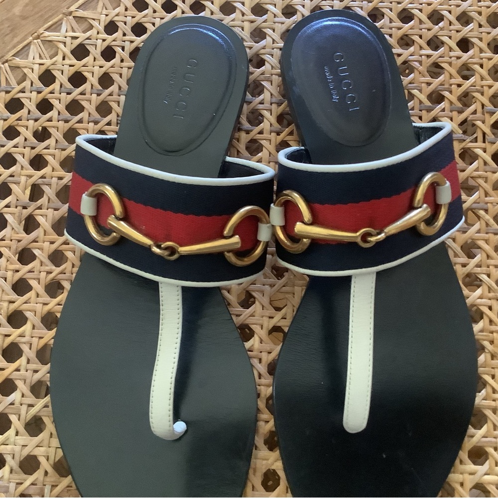 Gucci Black and Red Sandals with Gold Accents - Picture 2 of 7